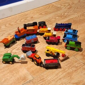 Lot Of 18 Thomas The Train Cars